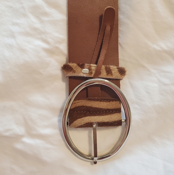 Harold's Cuir Veritable Genuine Leather Belt Zebra Brown and Tan Print, 2" Large - Picture 8 of 9